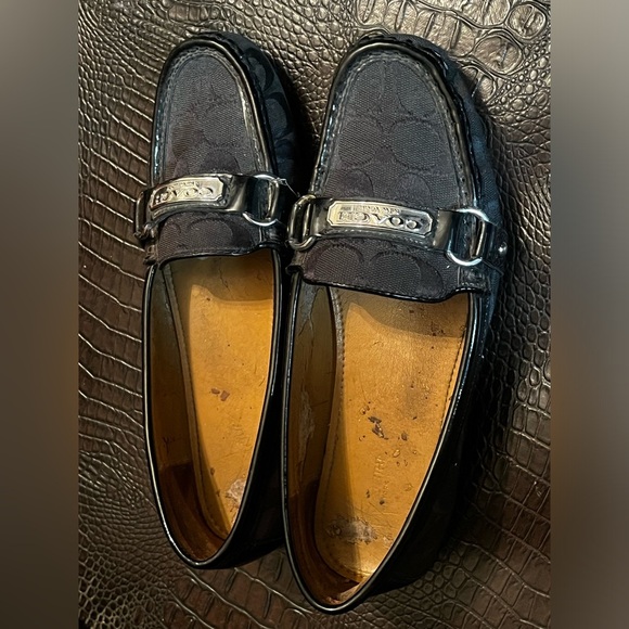Coach Felisha Loafers Sz 6.5 Black Monogram Fabric Patent Leather Silver Buckle - Picture 4 of 9